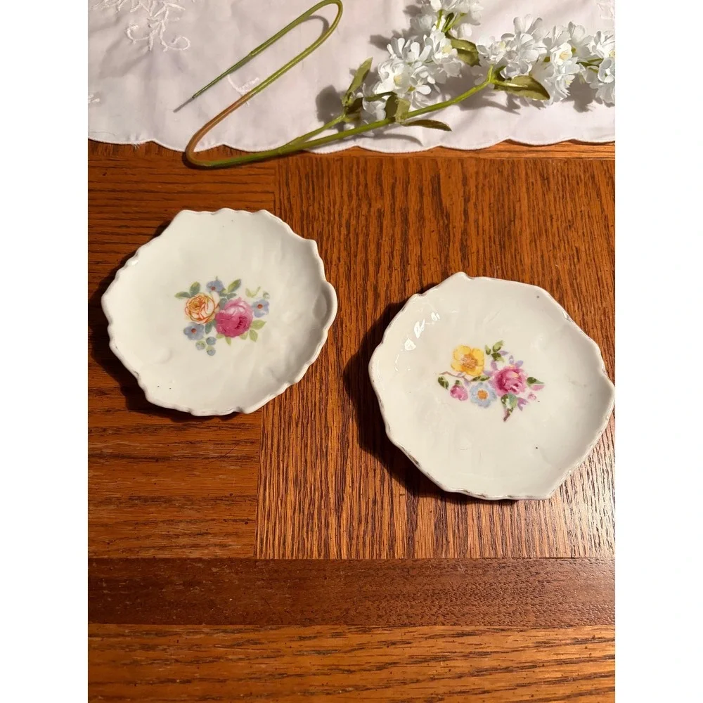 Set of 2 Hand Painted Japan Floral Trinket Dishes – Scalloped Jewelry Trays‎